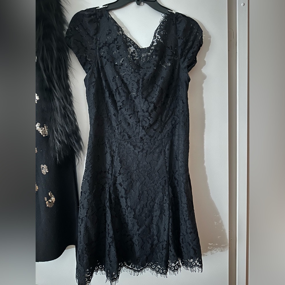 JUICY COUTURE LACE DRESS SIZE 4